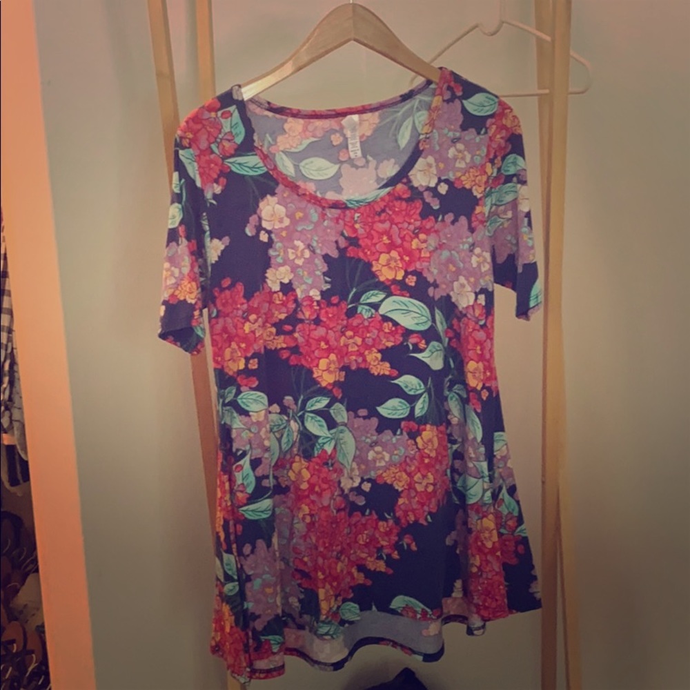 Lula Roe top